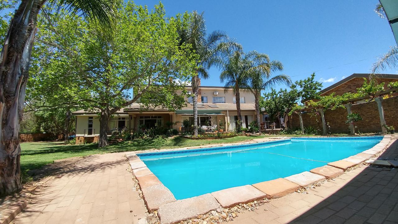 Rosa B&B Oudtshoorn Bagian luar foto