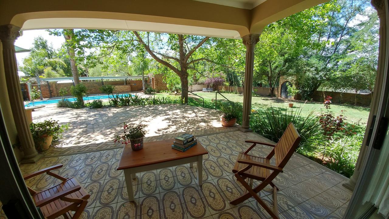 Rosa B&B Oudtshoorn Bagian luar foto