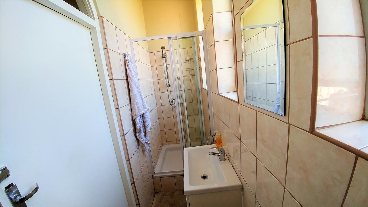 Rosa B&B Oudtshoorn Bagian luar foto
